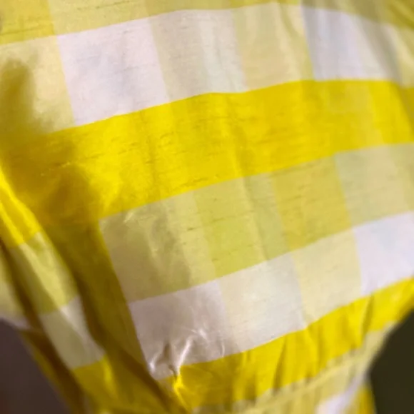 Stunning silk dress, best fit a size 8 to 10. - Picture 3 of 9